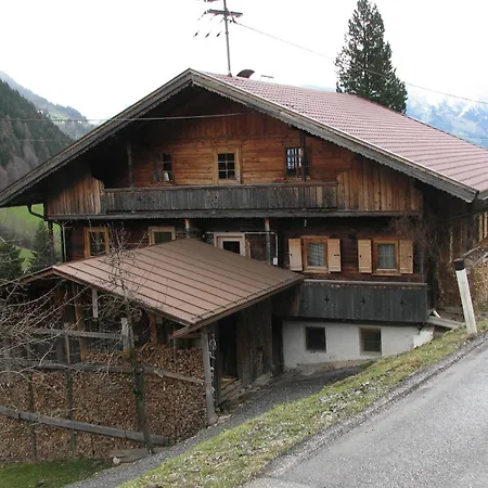 Unterbrunnhaus Holiday home Finkenberg